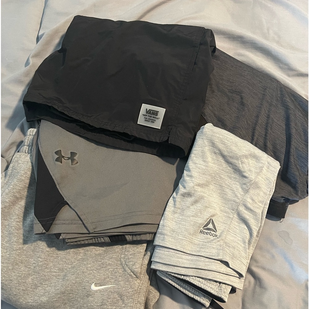 Bundle of athletic shorts L/XL